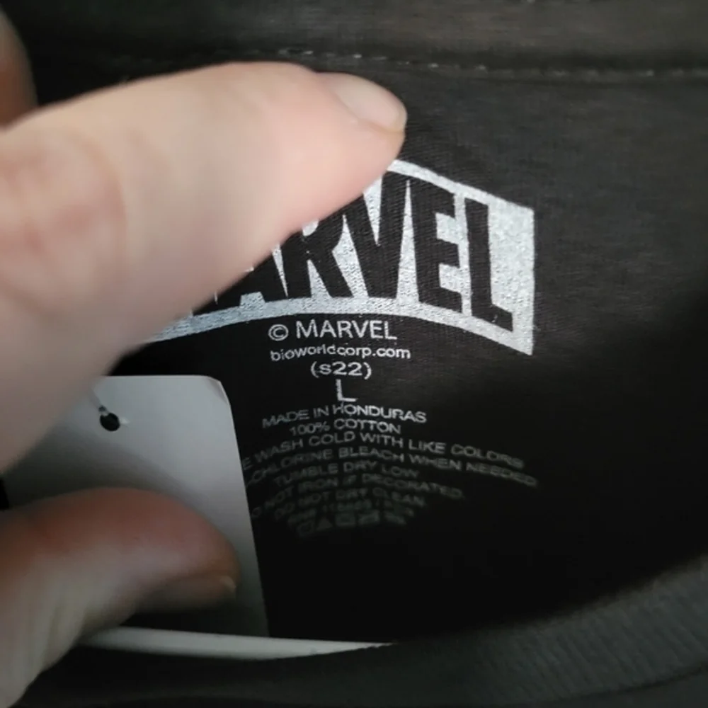 Marvel NWT Spiderman‎ Tshirt Size Large